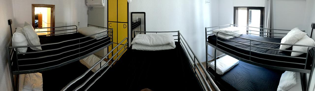Onefam Madrid Hostel Ngoại thất bức ảnh